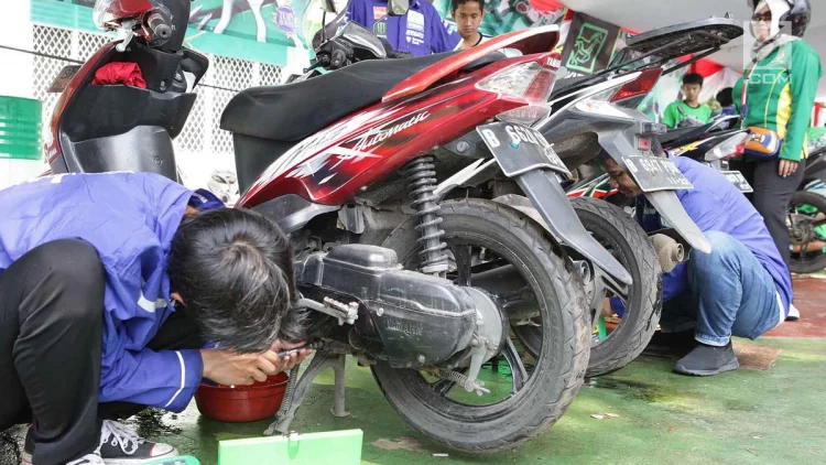 Persiapan Mudik Lebaran, Ini Waktu yang Tepat Ganti Oli Mesin Motor