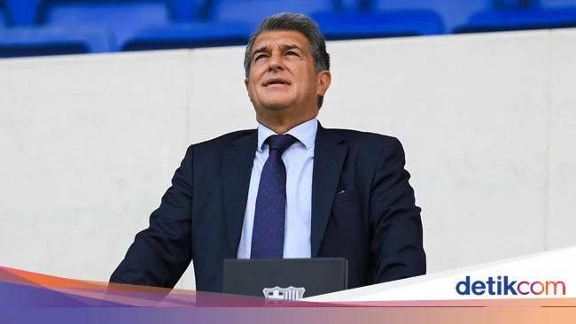 Fans Frankfurt 'Invasi' Camp Nou, Laporta Salahkan Sistem Komputer