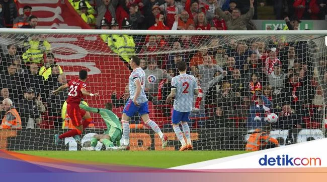 Liverpool Unggul 2-0 atas MU di Babak Pertama
