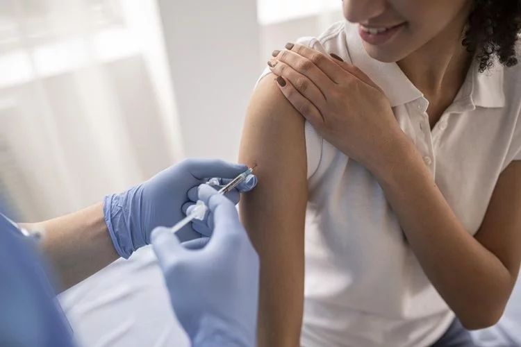 Kemenkes Berikan Vaksinasi Wajib Pencegah Kanker Serviks, Sasar Siswi Kelas 5 dan 6 SD