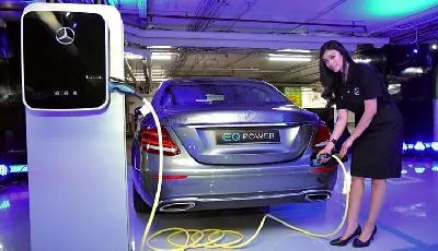 Mercedes-Benz Indonesia Tak Bikin Charging Station Khusus, Ini Alasannya