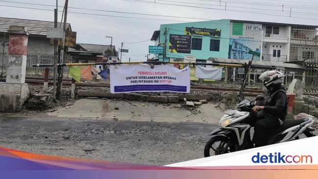 Tanggapan Warga Depok Usai TKP Mobil Tertabrak KRL Ditutup Permanen