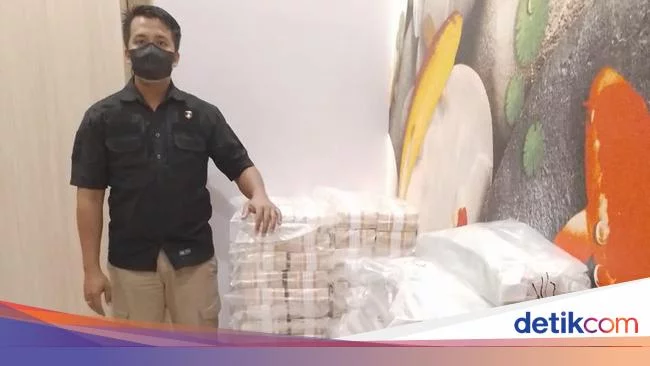 Fakta-fakta Penemuan Tumpukan Uang Baru Rp 3,7 Miliar di Exit Tol Mojokerto
