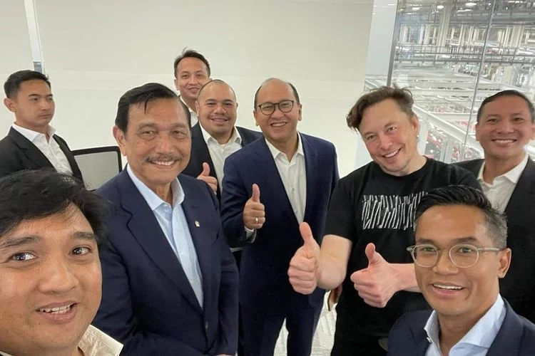 Elon Musk Pakai Kaos Oblong Temui Delegasi Indonesia Pimpinan Luhut B Padjaitan