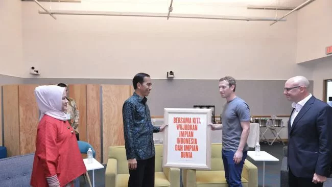 Tak Cuma Elon Musk, Mark Zuckerberg Jumpa Jokowi Pakai Kaus