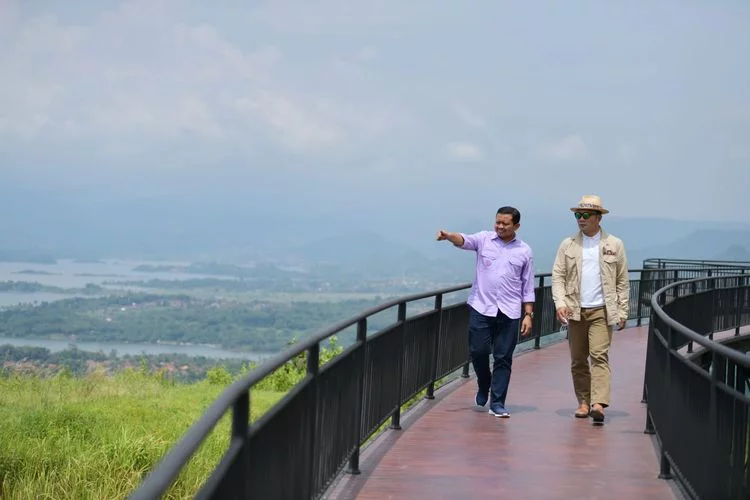 Waduk Jatigede Akan Dikembangkan Jadi Wisata Internasional: Ridwan Kamil Resmikan Destinasi Buricak Burinong