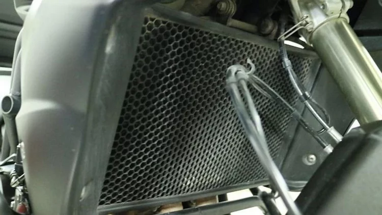 Serba-serbi Air Radiator Sepeda Motor yang Perlu Diketahui