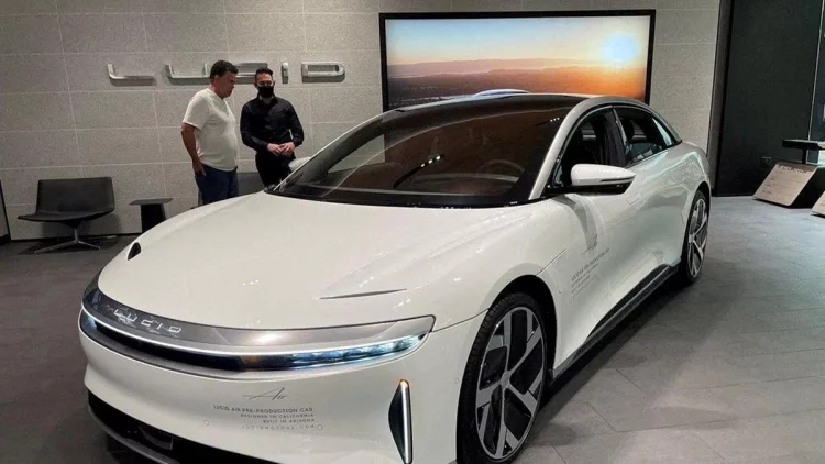 Arab Saudi Umumkan Pembelian 100 Ribu Mobil Listrik Pesaing Tesla