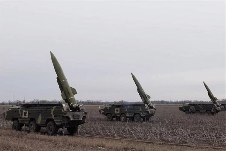 Pertahanan Udara Rusia Tembak Jatuh Rudal Tochka-U Ukraina