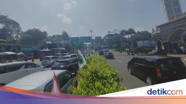 One Way Arah Puncak Dimulai, Simpang Gadog Macet