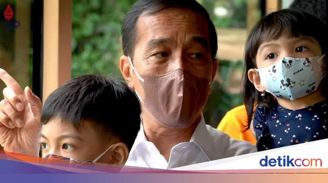Menengok Momen Jokowi dan Cucu-cucu Liburan ke Kebun Binatang di Bali