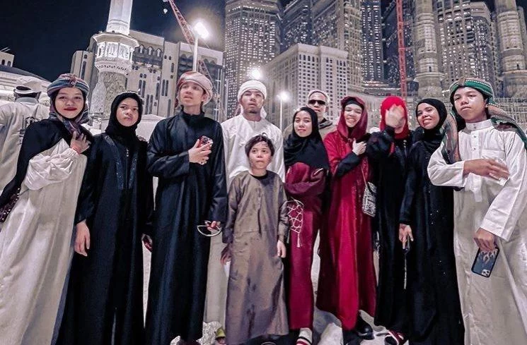 Keluarga Gen Halilintar Lebaran di Madinah, Auto Kena Sindir: Nggak Ada Effort Buat Nemuin Ameena