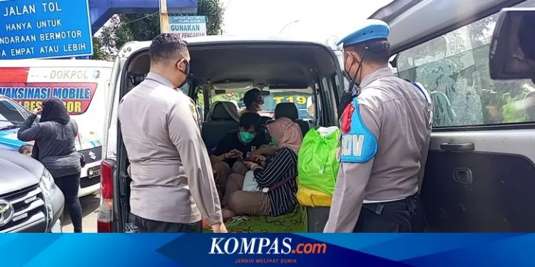 Kedapatan Angkut Wisatawan, Ini Pengakuan Sopir Ambulans Relawan Partai yang Terobos "One Way" di Puncak Bogor Halaman all
