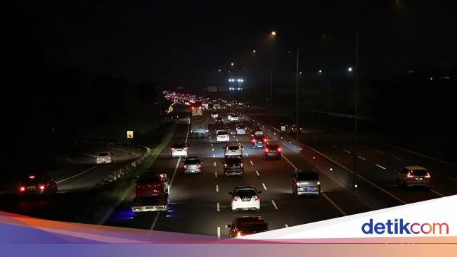 Update Arus Balik: One Way Tol Japek Arah Jakarta Kini Hanya sampai Km 47