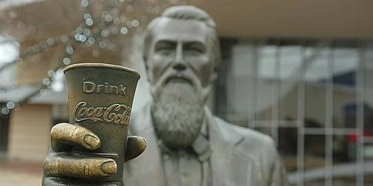 Peristiwa 8 Mei 1886: Terciptanya Coca-Cola dari Tangan Seorang Ahli Farmasi