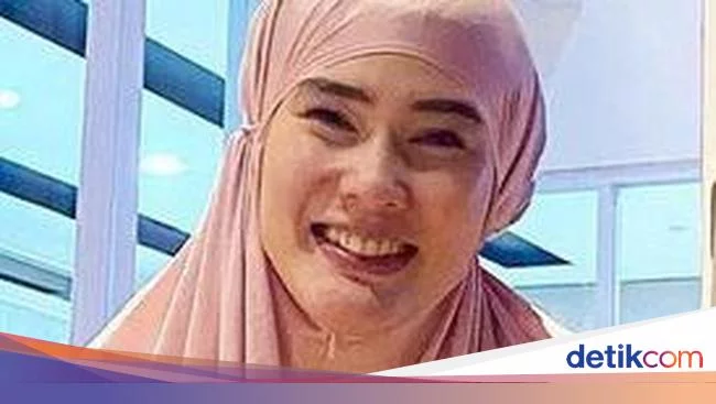 Stevie Agnecya Akhirnya Cerita Keyakinan, Ternyata Sudah 5 Tahun Mualaf