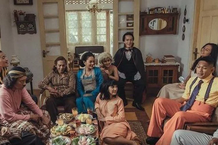 Sinopsis Film SRIMULAT: HIL YANG MUSTAHAL, Awal Mula Kemunculan Grup Lawak Legendaris