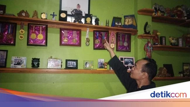 Kebahagiaan Keluarga Pesilat Majalengka, Sumbang Emas di Sea Games Vietnam