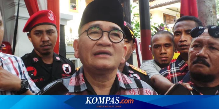 Kala Ruhut Dipolisikan akibat Unggah Foto Anies Berpakaian Adat Papua