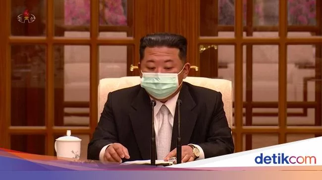 Kim Jong Un Kini Bermasker Buntut Corona di Korut Bikin Geger