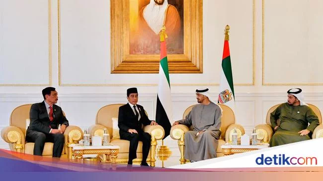 Temui MBZ di Abu Dhabi, Jokowi Sampaikan Dukacita Wafatnya Sheikh Khalifa
