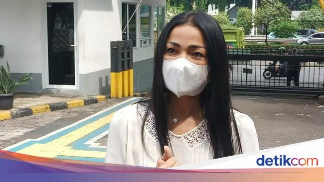 Nirina Zubir Sebut Sempat Mediasi: Riri Khasmita Mau Cicil Rp 2 Juta/Bulan