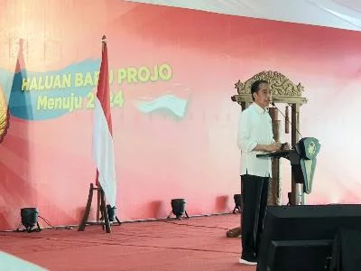Jokowi Mengaku Tekan Produsen Besar untuk Turunkan Harga Minyak Goreng: Terpaksa