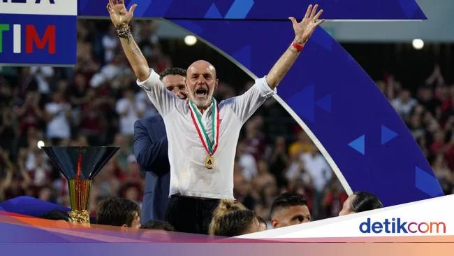 Tolong! Medali Juara Serie A Milik Stefano Pioli Dicuri