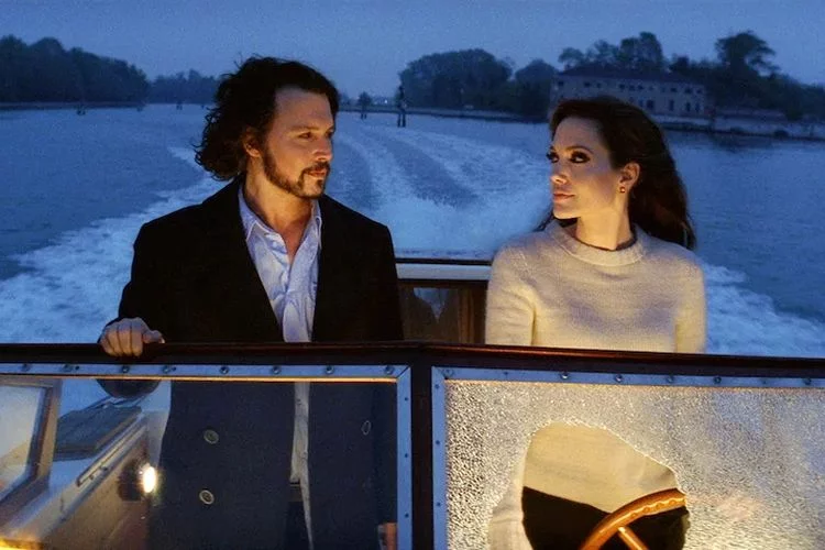 Angelina Jolie Disebut Peringatkan Johnny Depp untuk Membuat Perjanjian Pranikah Sebelum Nikahi Amber Heard