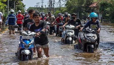 Motor Korban Banjir Rob Semarang Dapat Servis Gratis dari AHASS Jateng