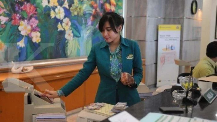 Jadi Incaran Pencari Kerja, Inilah Besaran Gaji Pertama Teller Bank Mandiri, BRI, BNI dan BCA - Tribun-medan.com