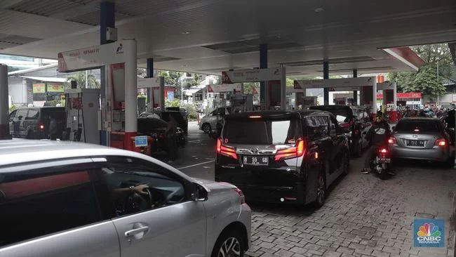 Mobil Mewah Bakal Dilarang Beli Pertalite, Begini Kriterianya