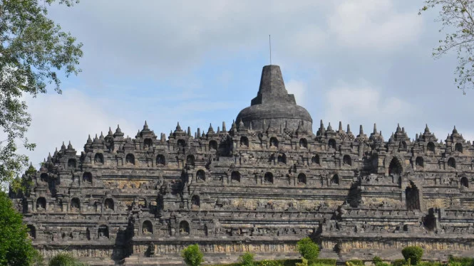 Harga Tiket Masuk Candi Borobudur Naik, Netizen: Mahal Sekali Opung