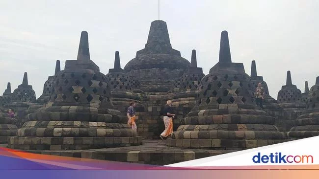 Luhut Umumkan Harga Tiket Naik ke Candi Borobudur Kini Rp 750 Ribu