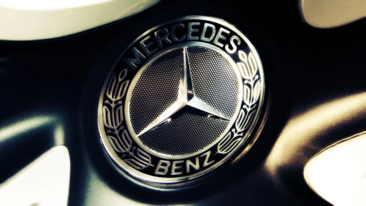 Mercedes-Benz Recall Hampir 1 Juta Mobil di Seluruh Dunia