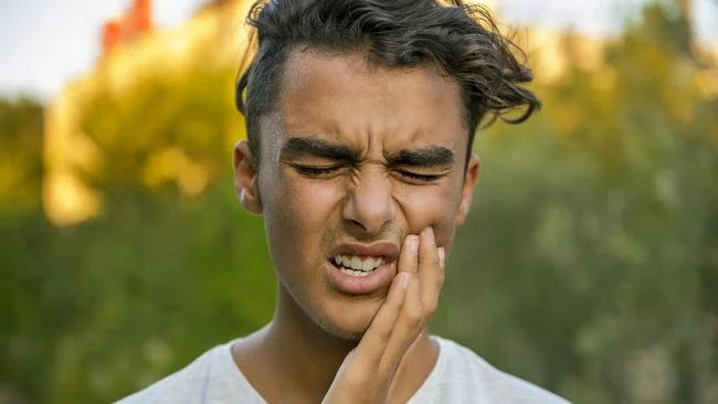 6 Penyebab Gingivitis, Perokok Perlu Hati-hati