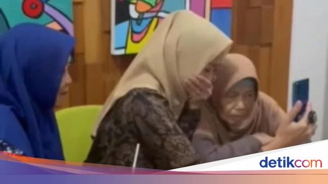 Momen Haru Video Call Atalia-Ridwan Kamil Usai Mandikan Jenazah Eril