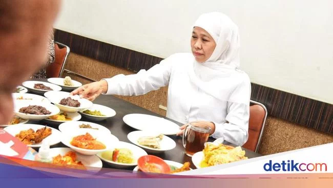 Saat Khofifah Cek Resto Padang di Surabaya Khawatir Rendang Babi