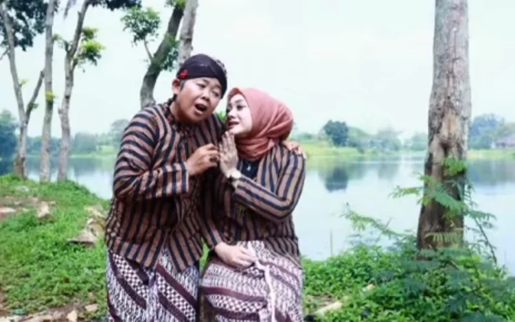 3 Berita Artis Terheboh: Sosok Istri Adul Dibongkar, Hotman Sindir Razman