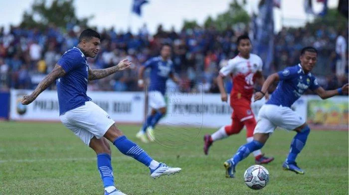 Ada Apa, Ciro Alves Terlihat Menangis Usai Laga Persib Bandung vs Bali United