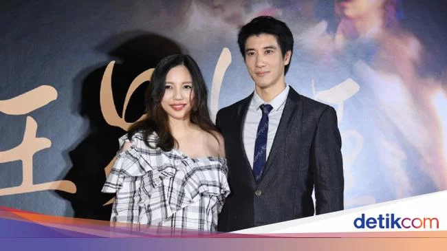 Miliki Kasus Rumah Tangga yang Sama, Wang Leehom Ikuti Akun Johnny Depp