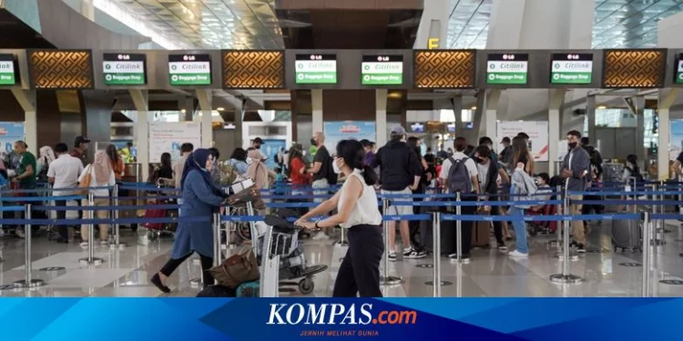 Sandiaga Ungkap Kendala Pemulihan Penerbangan Internasional ke Indonesia