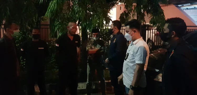 Lihat Foto AKP David dan Anak Buahnya Saat Berada di Depan Rumah Nikita Jam 3 Dini Hari