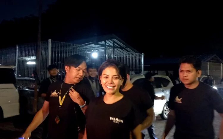 Ditantang Adu Jotos oleh Nikita Mirzani, Luna Maya Bilang Begini