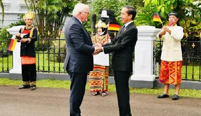 Jokowi Mengajak Jerman Berinvestasi Kendaraan Listrik di Indonesia