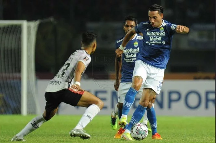 Hadapi Persebaya Surabaya, Pelatih Persib Bandung Beri Sinyal Turunkan Pemain Muda