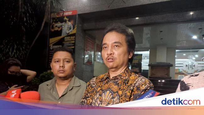 Permintaan Maaf Roy Suryo Usai Unggah Stupa Candi Borobudur Mirip Jokowi