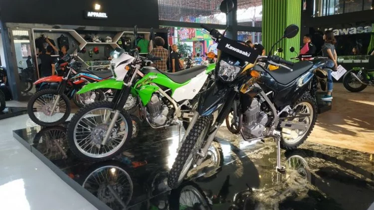 Terpincut Kawasaki KLX 230 Series, Simak Dulu Simulasi Kreditnya