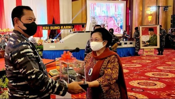 Megawati Direspons Melempem  TNI AL saat Teriak Merdeka : Jangan Lupa Saya Pernah Panglima Tertinggi