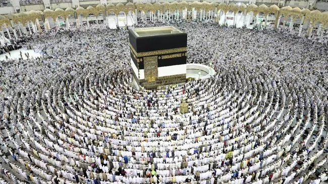 5 Peristiwa Bersejarah yang Bikin Ka'bah Ditutup